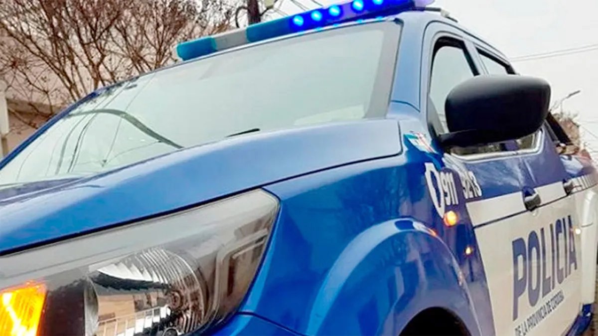 DiarioPuntal's tweet image. 🔴 Un adolescente resultó herido tras intentar #asaltar a un #chofer de aplicación en #Córdoba

👉🏻 El chico, de 14 años, recibió un balazo en el brazo izquierdo tras haber asaltado a un chofer de Uber.

🌐 Puntal.com.ar