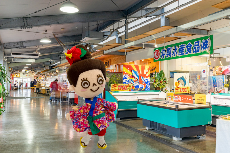 okinawastory_jp's tweet photo. はいたい🌺
今日、10/10は「まぐろの日」🐟✨
海に囲まれた沖縄では、なんと一年中おいしいまぐろが楽しめるんだよ~💙
🔗10/10は「まぐろの日」!沖縄で生マグロを堪能しよう♪ https://t.co/0k6PSSw4C2
#沖縄 #まぐろの日 #沖縄グルメ #Okinawa #TunaDay #OkinawaTravel https://t.co/7qyXgM54xE