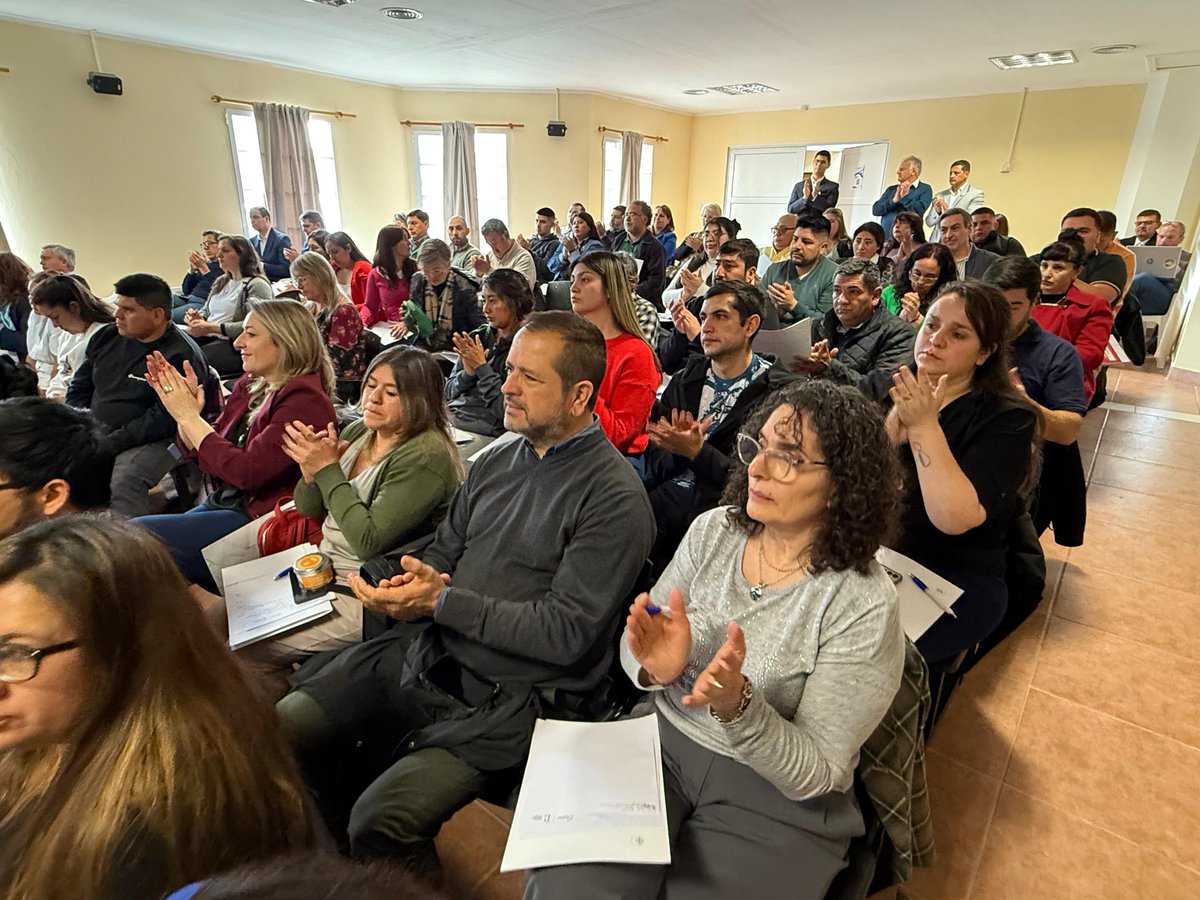 🗳️ Desde Tecka, construyendo una democracia más sólida y cercana.

Junto al Vicegobernador <a href="/gustamenna/">Gustavo Menna</a>  y al Secretario Electoral Permanente <a href="/atullio/">Alejandro Tullio🌎</a>, participamos del Foro Provincial de Concejales, compartiendo la experiencia y los avances del nuevo Código Electoral del Chubut