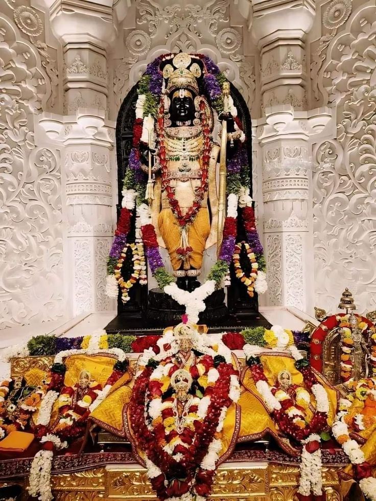 RamJanmbumi's tweet image. संपूर्ण जगत का कल्याण करने वाले रघुनंदन का अभिनंदन करते हैं 
जय श्री राम 🔥