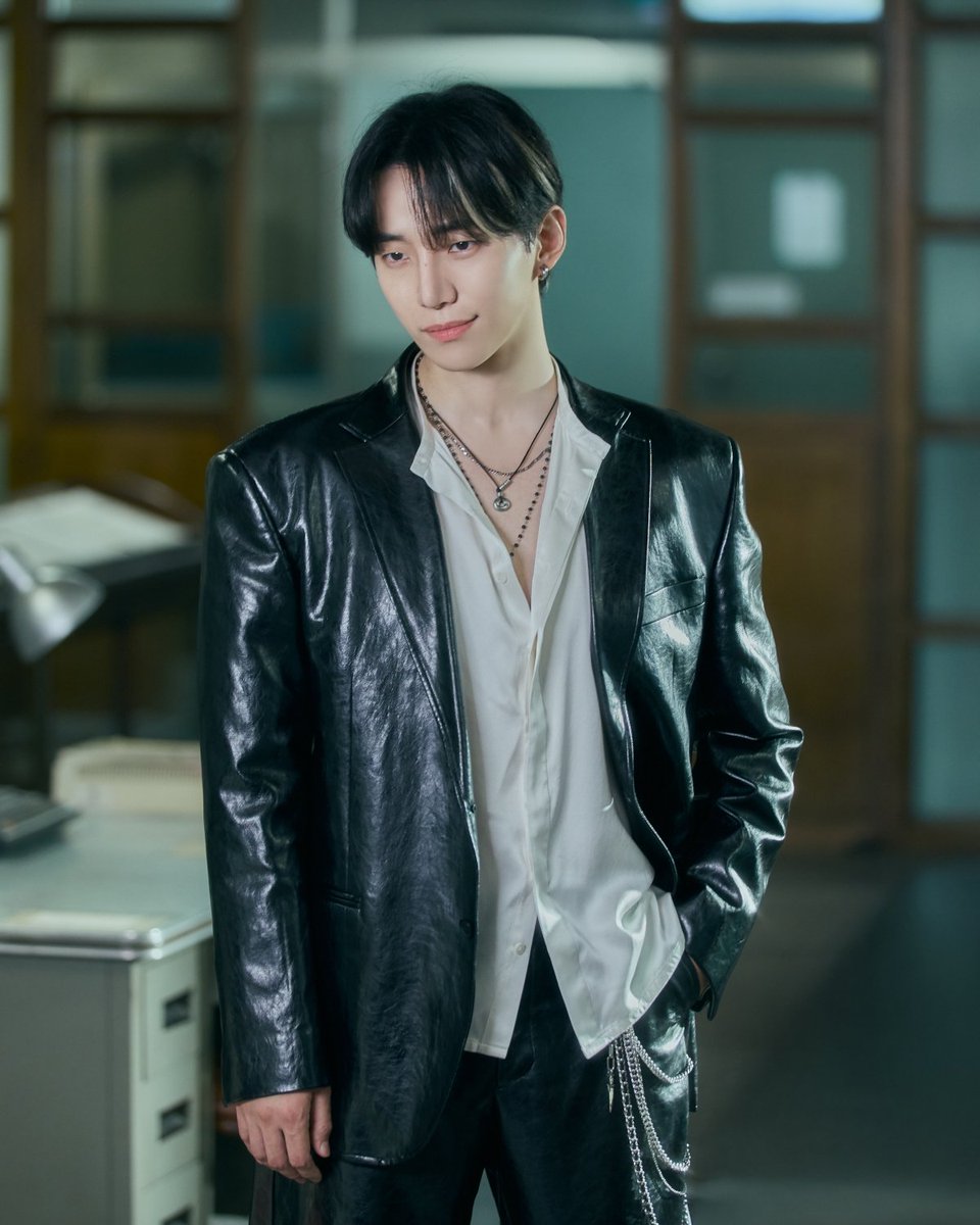 그러니까 내일 이분 오신다고여??? 아 미쳤다
#이준호 #LEEJUNHO
#태풍상사 #TyphoonFamily #tvN