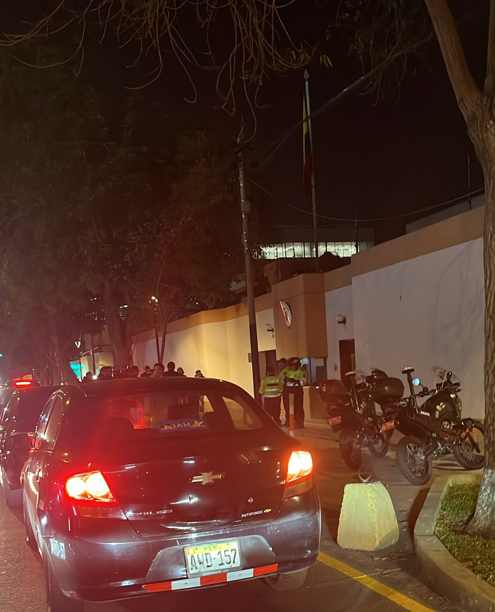 enamoradodeusa's tweet photo. Caigan a evitar la huida de la asesina https://t.co/2AuMPlWSnE