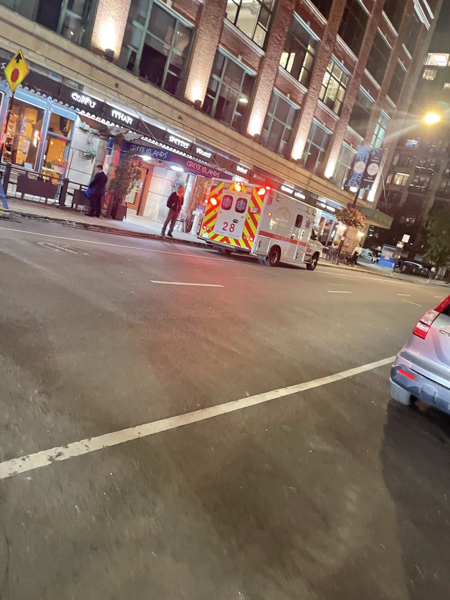 WestLoopTom tweet media