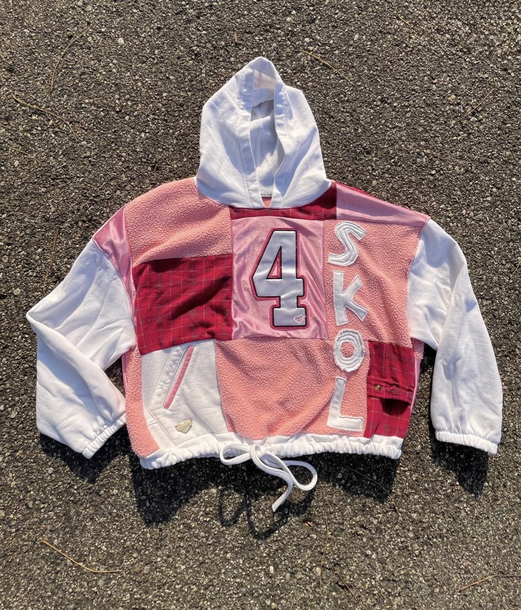 ARIESARCHIVE1's tweet image. Throw back to some breast cancer awareness items I reworked! #BreastCancerAwareness #minnesotavikings #skol #reworked