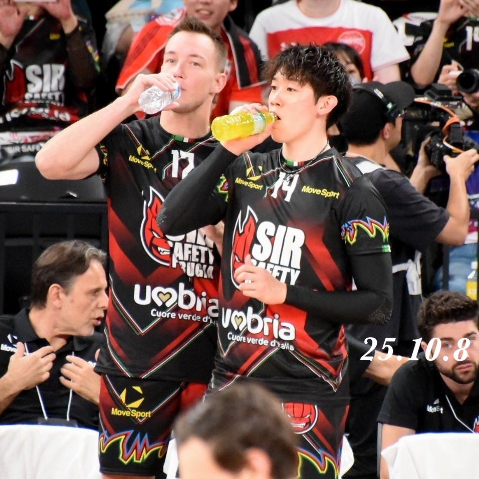 HappyStar003's tweet image. 25.10.8 サントリー🇯🇵-ペルージャ🇮🇹✨️
 仲良しが過ぎる😆🫰🏻︎💕︎✨️
#石川祐希
#OlehPlotnytskyi
#BlockDevils
#WCS2025
#20251008