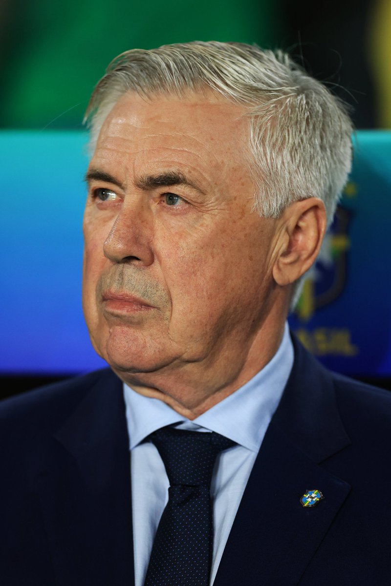 Según La Gazzetta dello Sport, Carletto Ancelotti es el DT de selecciones mejor pago del mundo. El top 10 (salario anual):

1️⃣🇮🇹Ancelotti (Brasil) - € 9,5M
2️⃣🇩🇪Tuchel (Inglaterra) - € 5,9M
3️⃣🇩🇪Nagelsmann (Alemania) - € 4,9M
4️⃣🇮🇹Cannavaro (Uzbekistán) - € 4M
5️⃣🇪🇸Martínez