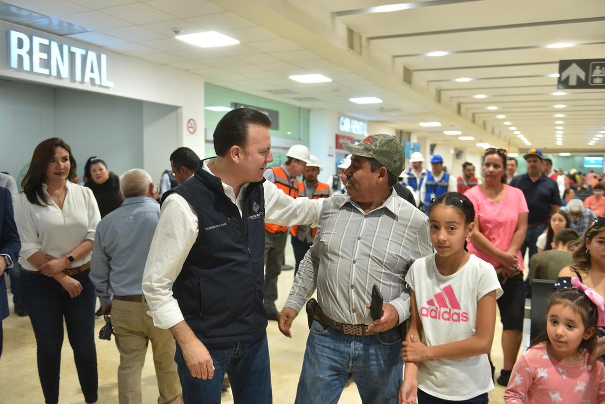 gobdgo's tweet image. ✈️Nueva ruta Durango–Guadalajara impulsa el turismo y la conectividad del estado.

Agencias de viajes destacan el impacto positivo en la promoción y llegada de visitantes. 🛬
Vuelos iniciarán el 3 de noviembre con tarifas accesibles y tres frecuencias semanales. 🫶
#ConValorY❤️