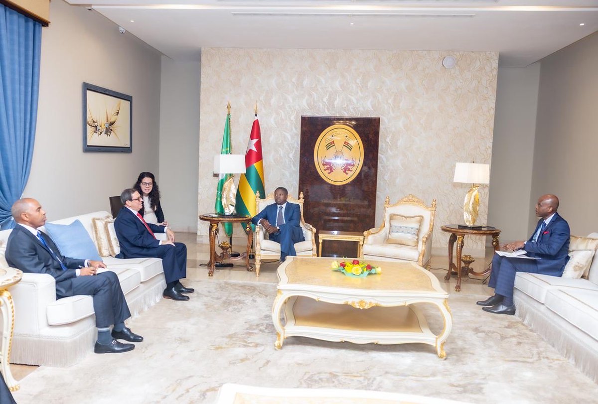 presidencecstg's tweet photo. Le Président du Conseil, @FEGnassingbe a accordé, ce 09 octobre 2025, une audience à Monsieur Bruno Rodriguez Parrilla, ministre des Relations extérieures de Cuba, en visite de travail au Togo.

Cette rencontre s’inscrit dans le cadre du renforcement des relations d’amitié et de coopération entre le Togo et Cuba.

https://t.co/MXNwwEcm2Z