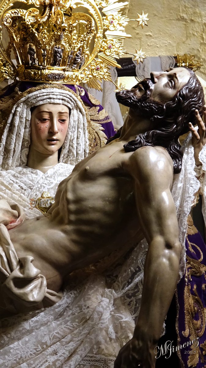 LasAngustiasCor's tweet photo. ACTUALIDAD 

Ya se encuentran sobre su paso procesional el Santísimo Cristo y Nuestra Señora de las Angustias, con motivo del Vía Crucis Magno en el que participarán nuestros Sagrados Titulares. https://t.co/xONYm5gjBC