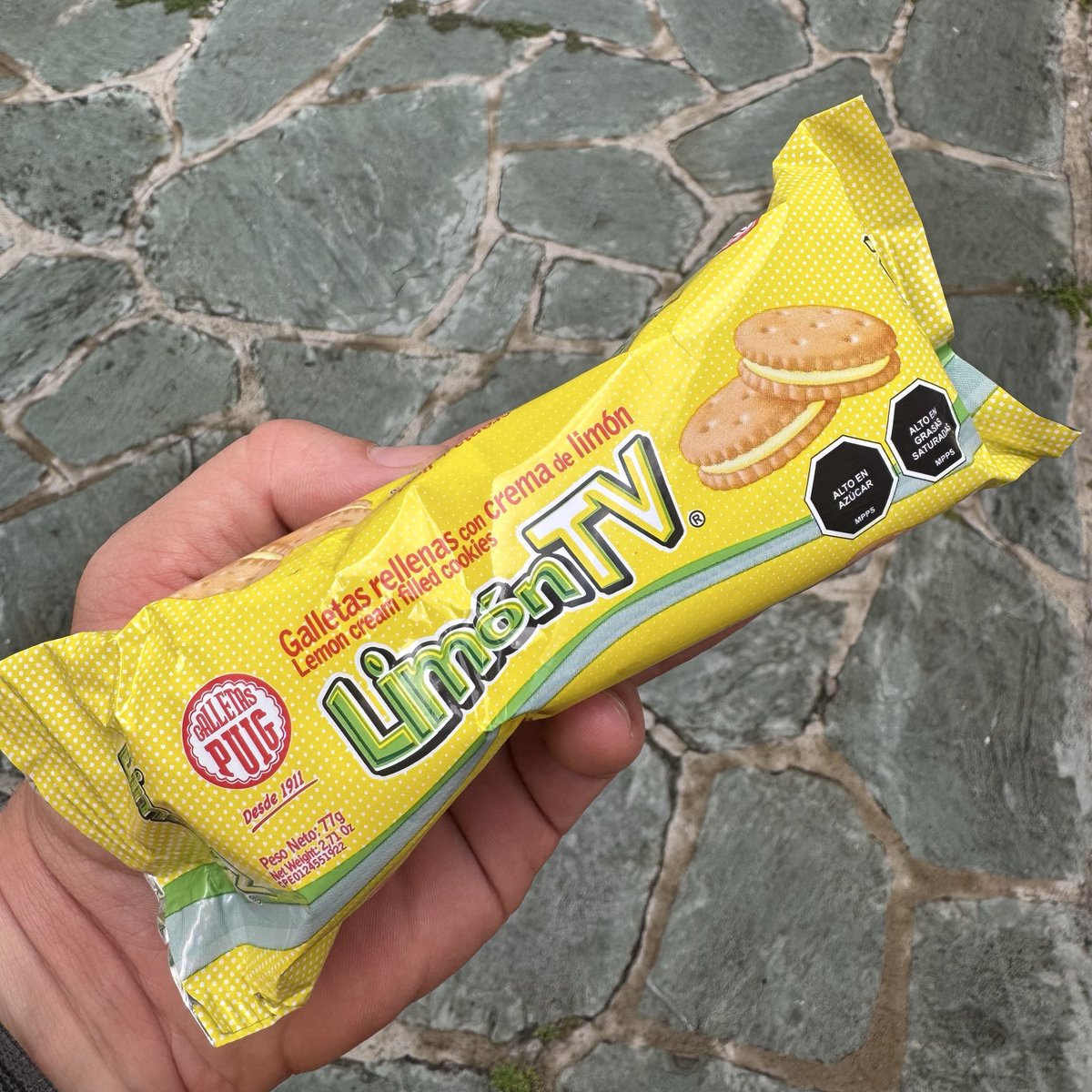 La galleta Limón TV está infravalorada. Aunque siento que le falta un toque técnico a la receta de la galleta como tal, la crema de limón es oro puro <a href="/galletaspuig/">Galletas Puig</a>