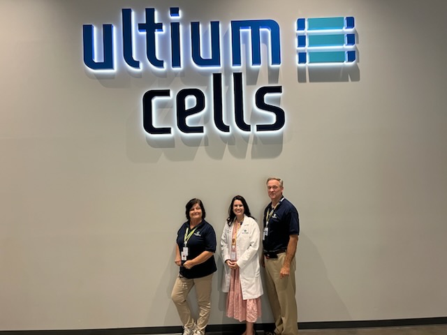Maury Regional Health had the pleasure of participating in the Employee Health and Wellness Fair at Ultium Cells this week. Dr. Alyssa Dickerson and Dr. Julian Blaseio attended with members of the Business Development Team. Thank you for making it a great event!