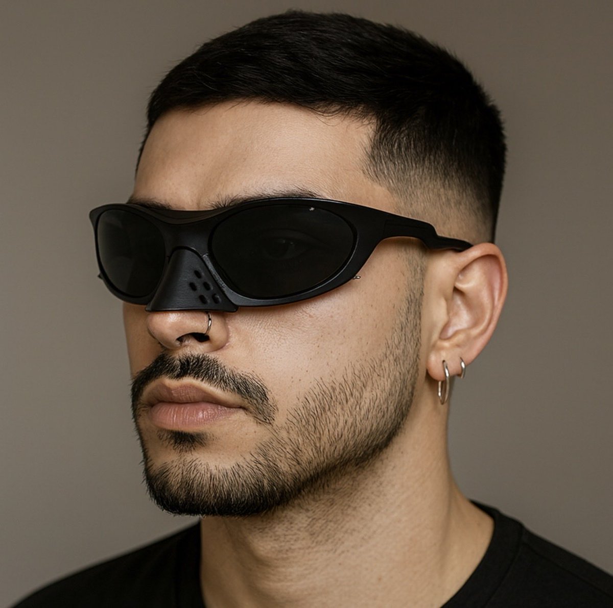 thiswalter's tweet image. Nenhuma criação nessa vida foi tão horrível quanto esse óculos que tá super hypado ultimamente