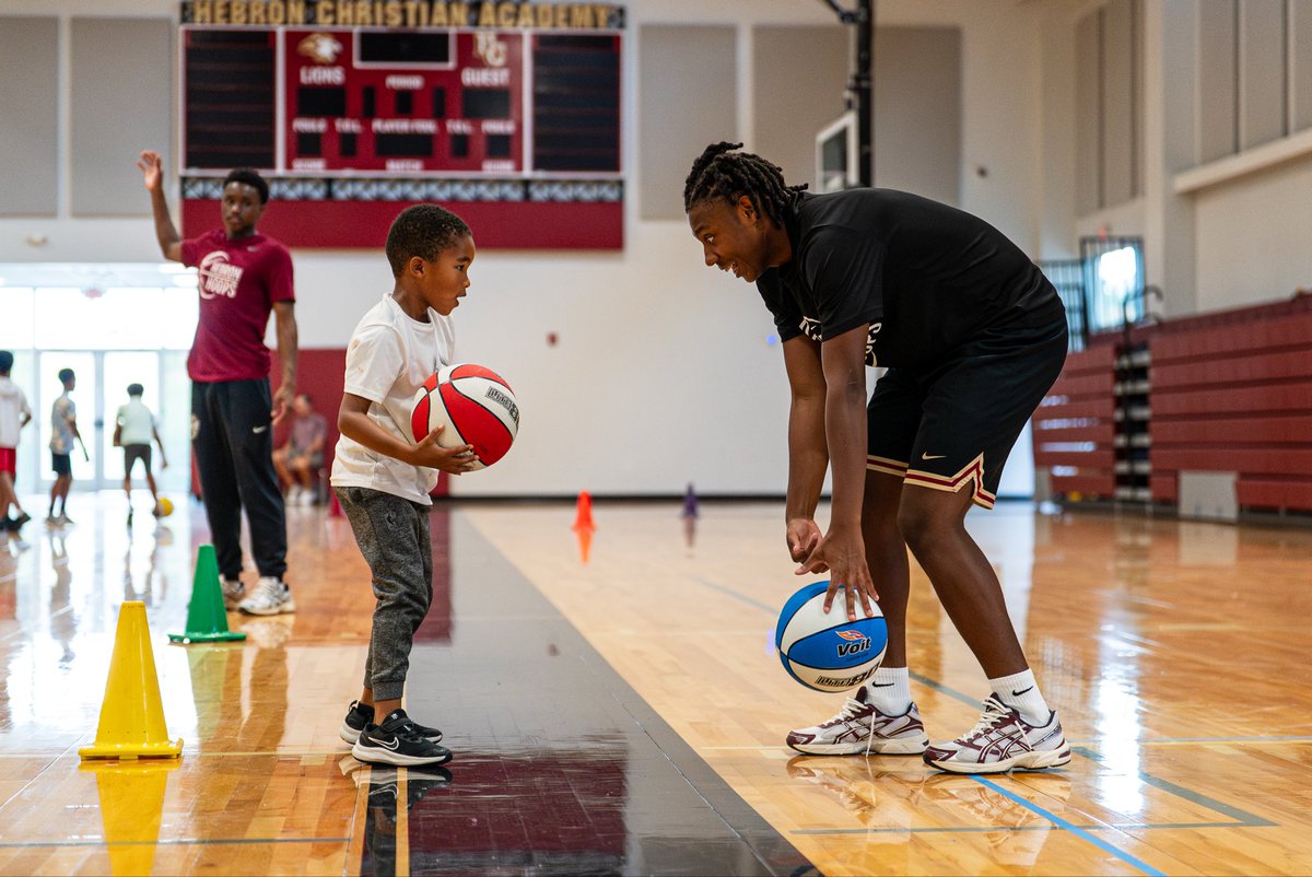 hebron_hoops's tweet image. Wrapping up fall training with an investment in our young Lions 🦁 

#nothinggiveneverythingearned
#1percentbettereveryday 
#humbleandhungry