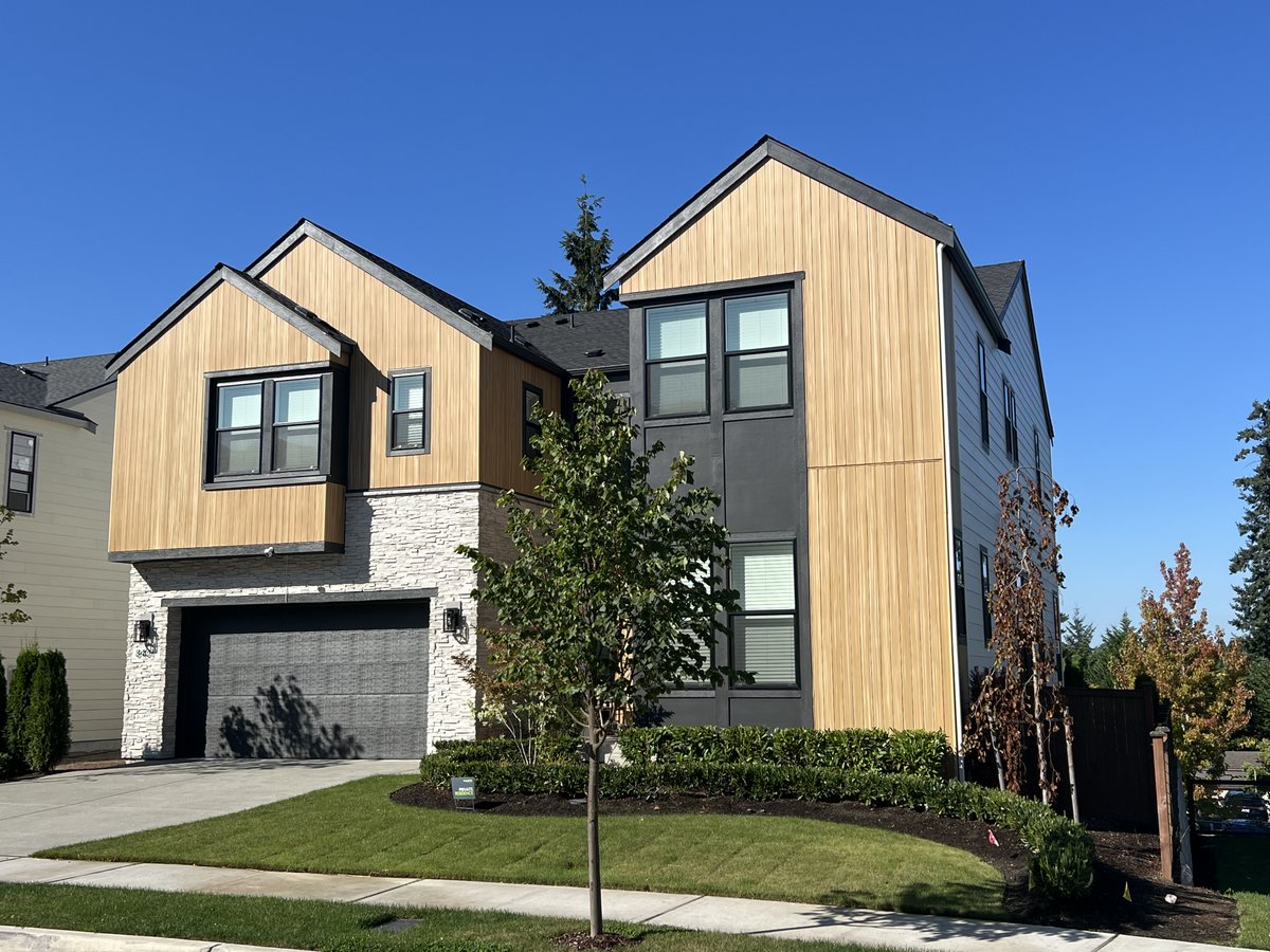 Modern design meets natural warmth. TriPointe Homes chose ACRE Shiplap siding with a custom Sustain Built stain for this Eagle Creek project in📍 New Castle, WA.

What’s your favorite detail? Order a sample at Modern-mill.com/order
