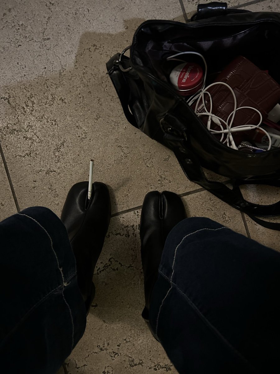 merr ☥ tweet media