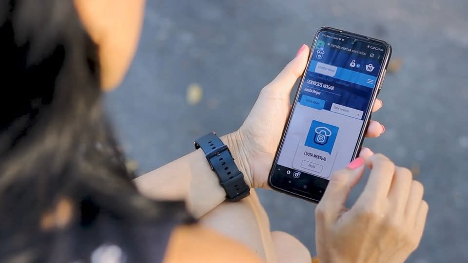 ✅ ¿Sabía que puede gestionar sus servicios de telecomunicaciones sin salir de casa?
Con la APK y la Web #ServiciosenLínea tienes acceso fácil, rápido y seguro a múltiples trámites desde tu móvil o computadora📲.
🌐 Disponible en:
➡ Apk: etecsa.cu/es/aplicacione…