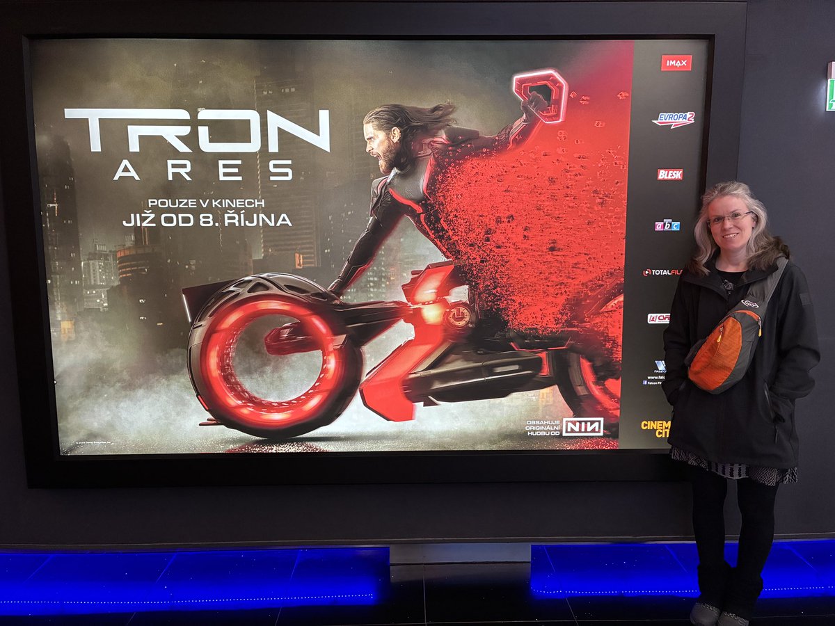 Lucy Needham 🎶 tweet media