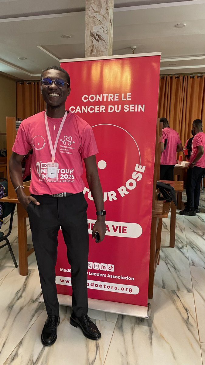 cleophas_lade's tweet photo. J2 de sensibilisation avec la #MlaTourRose2025 et miss Togo 2025 
Prévention du #cancerdusein: chaque geste compte.
L’#autopalpation des seins est la clé de ce dépistage précoce 
Nous continuons à former la population de #Notse sur ce geste qui sauve https://t.co/JlL60bQD22