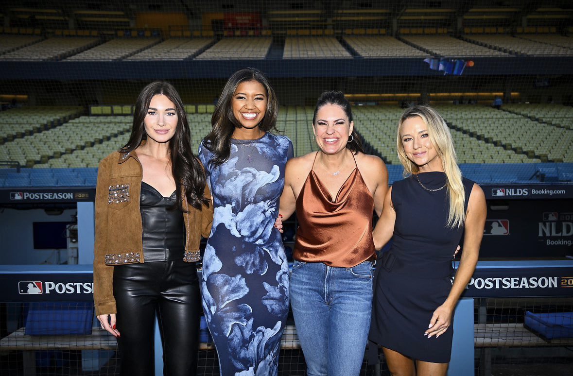 NikkiKaySN1's tweet image. women in sports 💙#Dodgers #NLDS