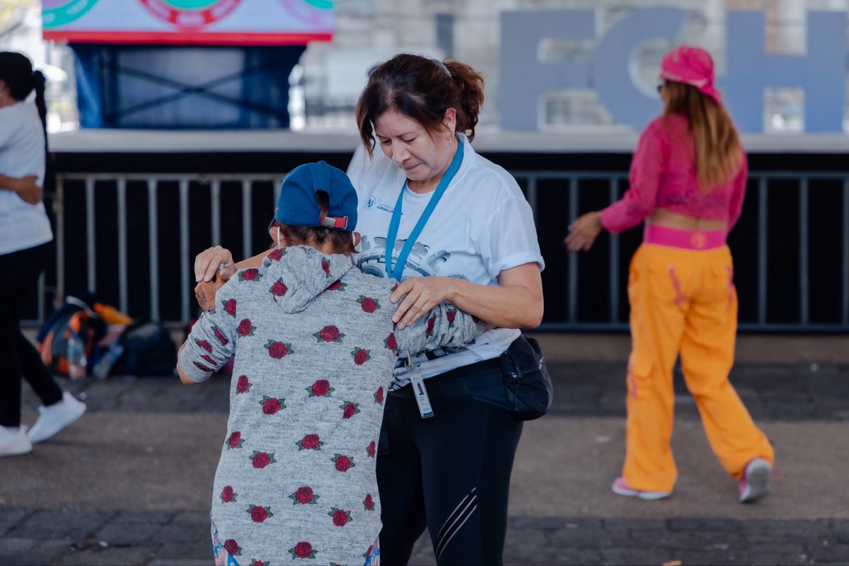 McdGuate's tweet photo. #Guatemala | 💃🕺 La Plaza de la Constitución se transformó en una gran pista de baile llena de ritmo, energía y alegría gracias a la Súper Clase de Zumba y Baile Latino, organizada por el Programa Sustantivo Mujer en el marco del Festival del Centro Histórico. https://t.co/JCySsXU7yT
