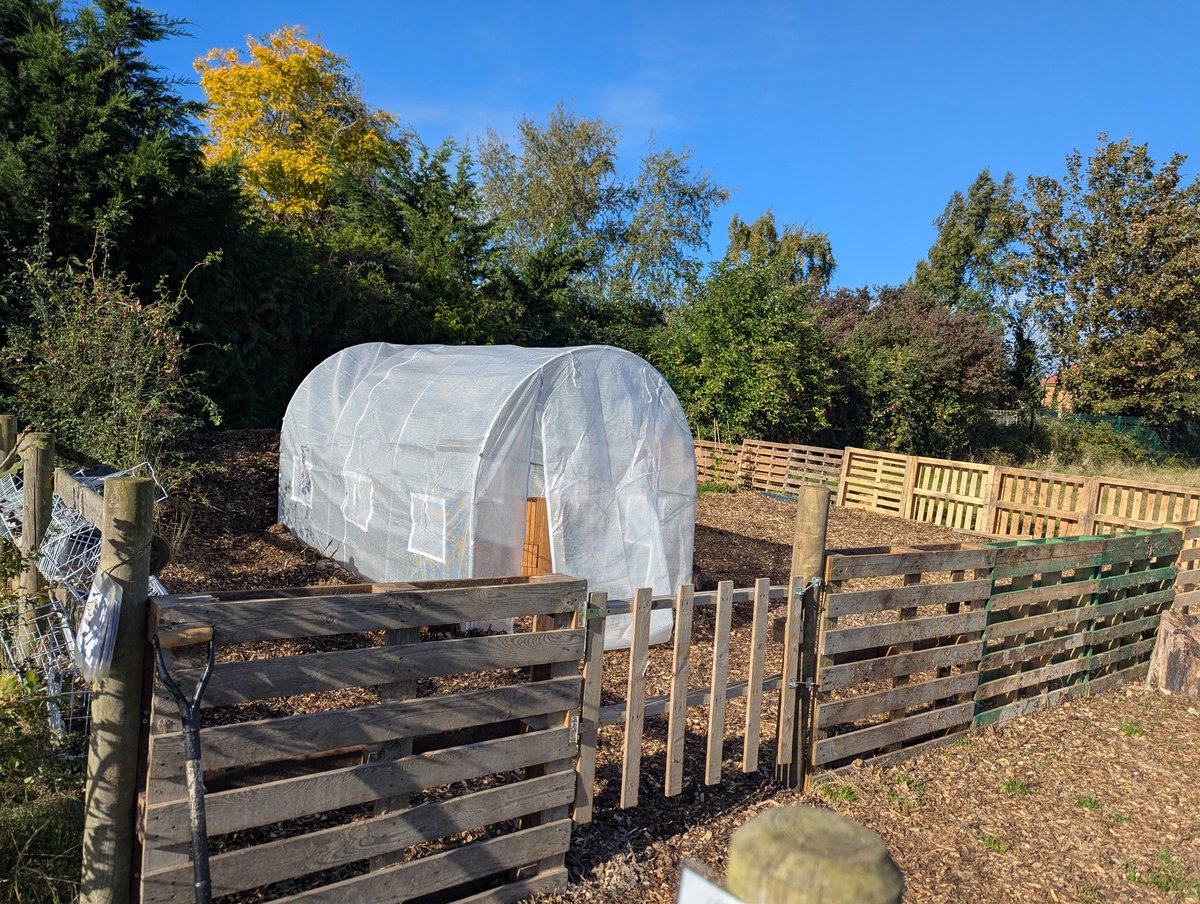 leeks_dan's tweet image. The kitchen garden is slowly taking shape on my Forest School site 🌳🌳