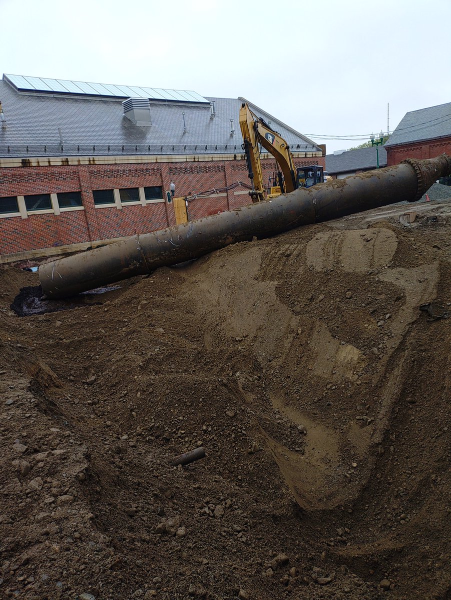 rhwhiteco's tweet photo. R.H. White crews are hard at work excavating at the Horn Pond Water Treatment Plant — upgrading the facility with carbon filters to remove PFAS and meet new EPA drinking water standards. 💧 #WaterQuality #PFAS #RHWProjects https://t.co/kqzKcVGnyd