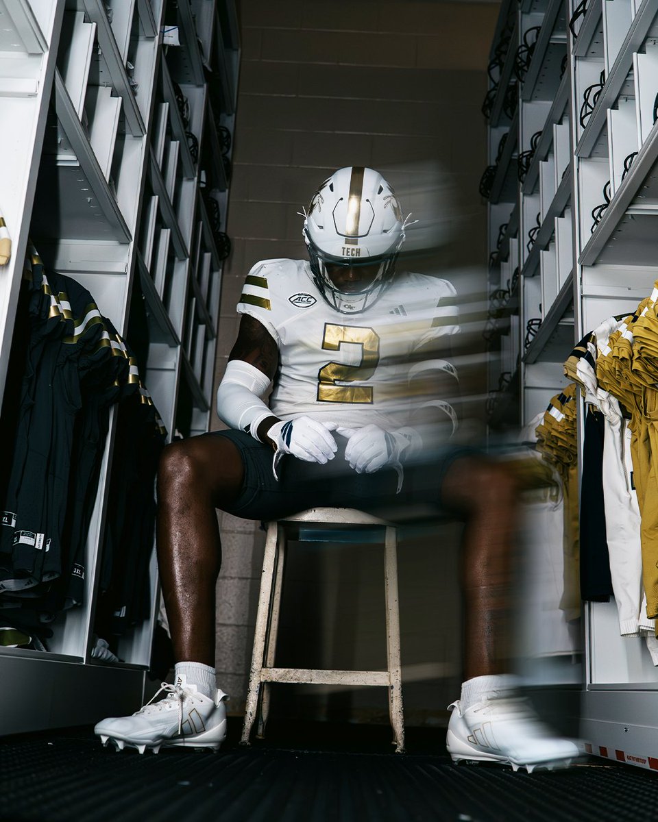 GeorgiaTechFB's tweet image. New look, same Buzz ⚡️

Game 6 Combo vs Virginia Tech

#StingEm 🐝