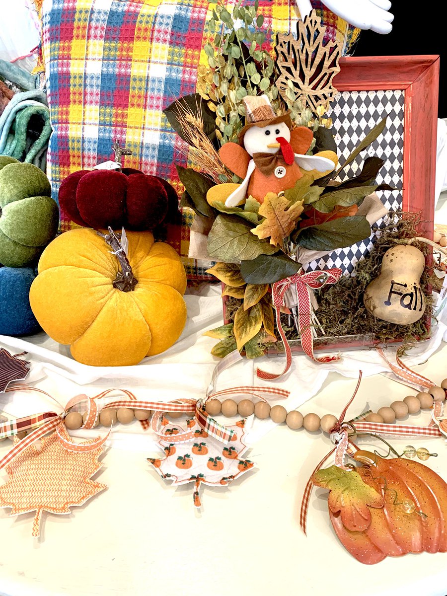 Studio24E's tweet image. When people ask if we’re ready for Colorfest? 🍁🍂 All NEW candles, flags, signs, eyewear, food, socks, jewelry, decor, and vintage clothing….so yes, we think we’re ready…😁🍁 #colorfest #colorfest2025 #thurmont #studio24e #gifts #shop #fall