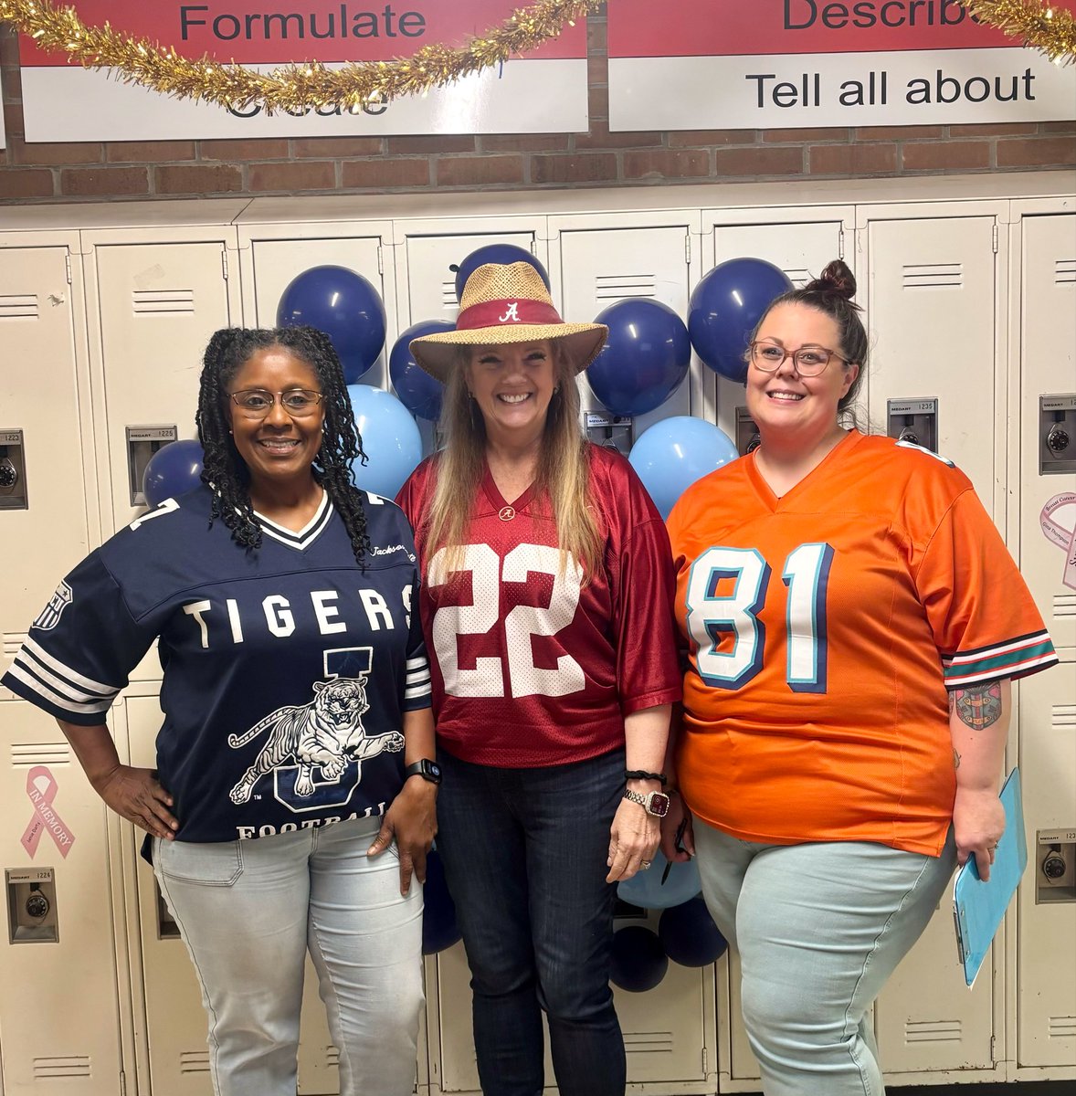 Repping our favorite teams!💙💛
#JerseyDay #HOCO2025 #tpsd