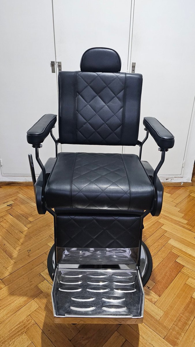 Bueno, ya puse en venta mi sillón de barbero.

Si saben de alguien que esté buscando de comprar uno en CABA, avisen✨️

Los RT ayudan mucho 🥹✨️