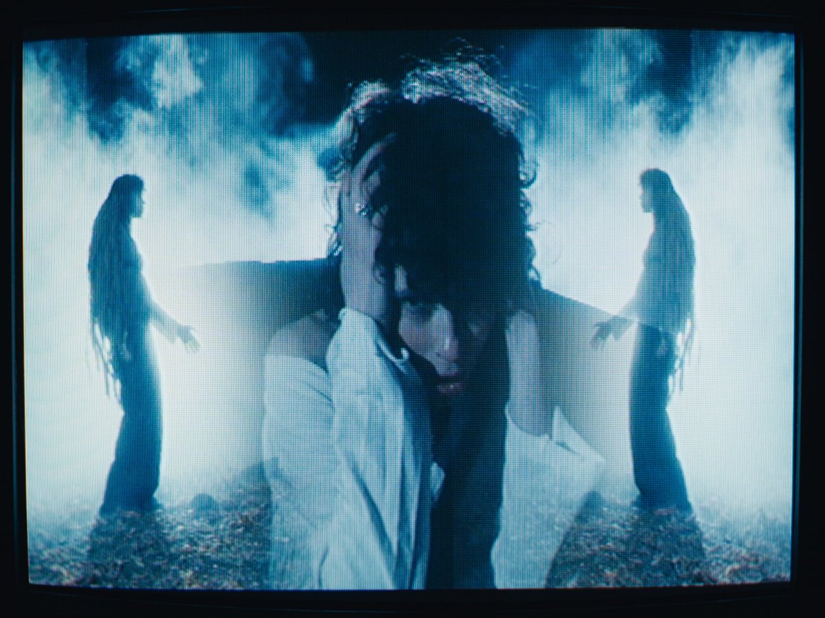 Esta Noche, episodio VIII. 

Save it Now, 

forms.sonymusicfans.com/campaign/alice…