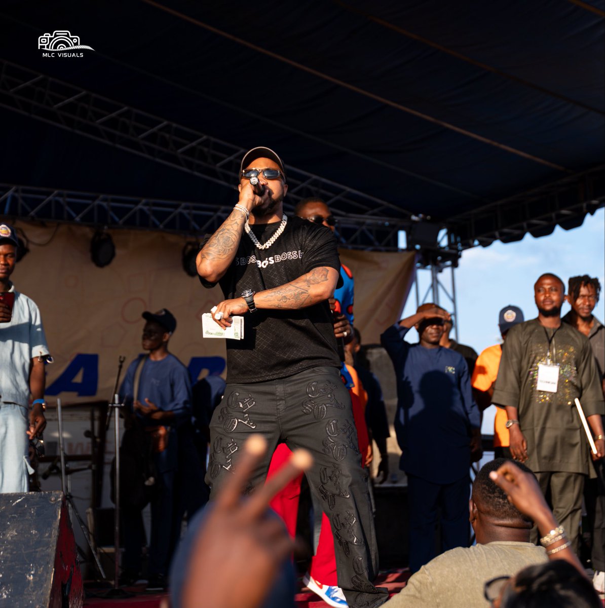 A true blend of talent, energy and generosity

📸  @man_like_Coded (IG/TT)