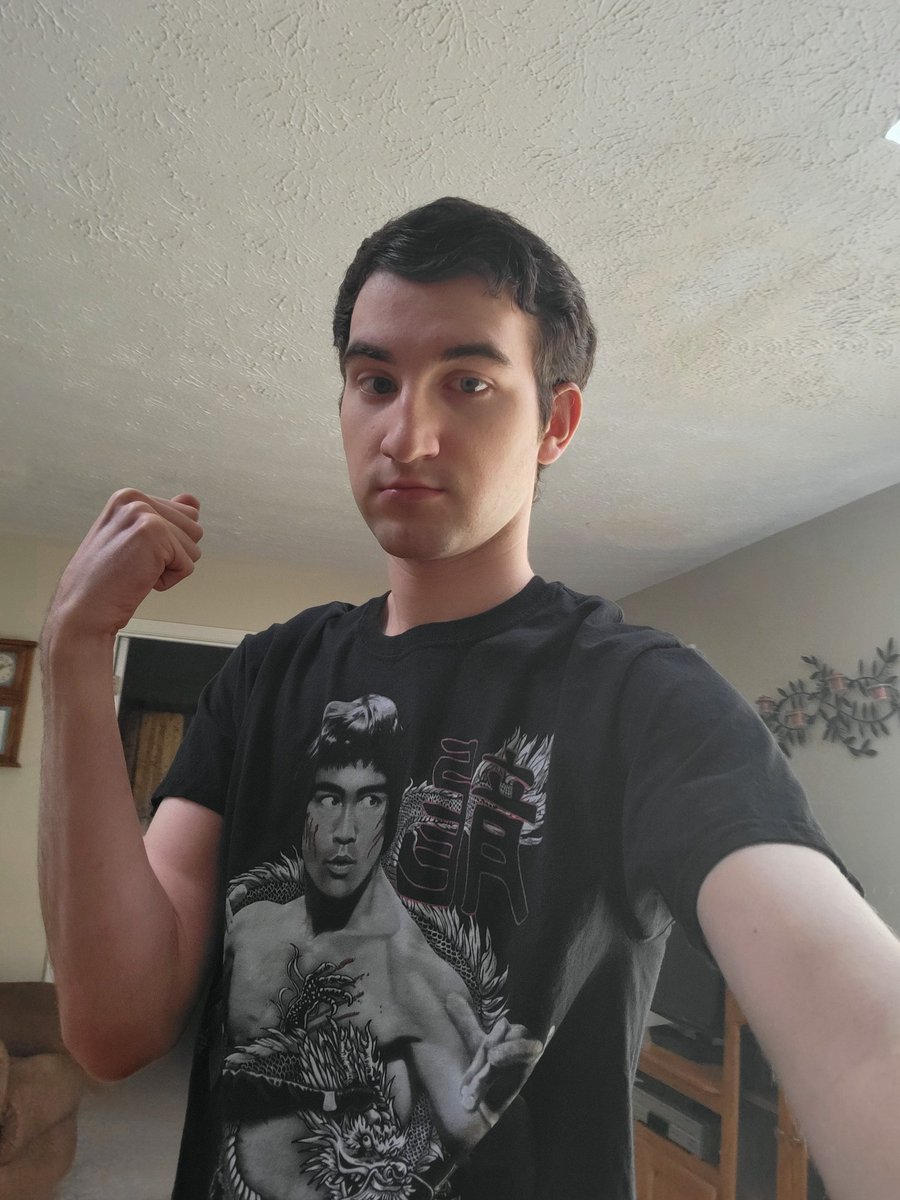Just got a new <a href="/brucelee/">Bruce Lee</a> shirt!