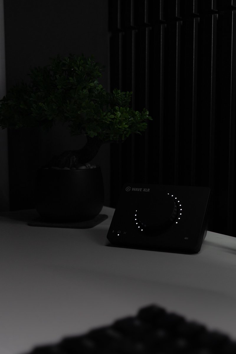 Neon lights #desksetup