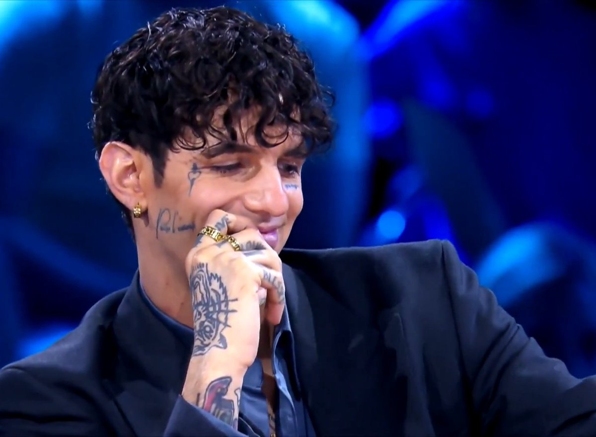 RAGAZZIMADRE's tweet photo. lauro please stop doing this to me 
#XF2025 https://t.co/NeTh4D45U5
