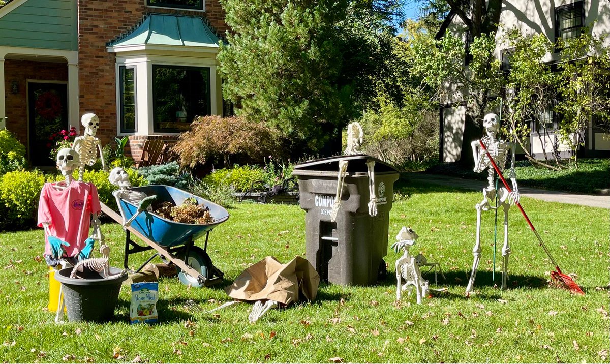 BarbMcQuade's tweet image. Looks like a little yard work for the #SkeletonCrew. Note bag of bone meal. Nice touch!