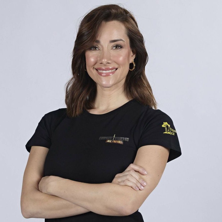 PlenisimaGH's tweet image. ¿A quien salvarías en caso de que ambas salgan nominadas esta noche? 

🔁 Adara
❤️ Miri 

 #SVAllStarsGala6