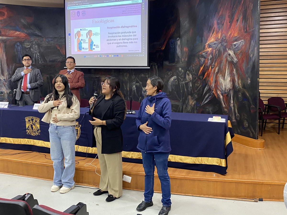 DerechoUNAMmx's tweet photo. 🧠✨Inauguración del curso para estudiantes: “Primeros Auxilios Psicológicos”, un espacio para aprender a brindar apoyo emocional en momentos de crisis y fortalecer la salud mental en nuestra comunidad universitaria. 💬🌿

Aún puedes unirte:
👉 https://t.co/72jLTQNLwn https://t.co/K2lnsMfB2J