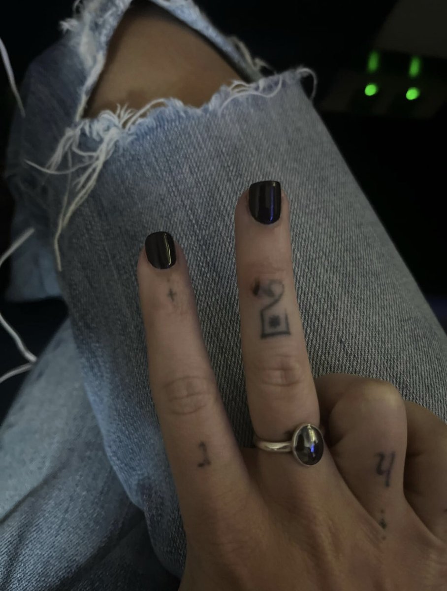 Clairo sharing an important message via her Reddit account