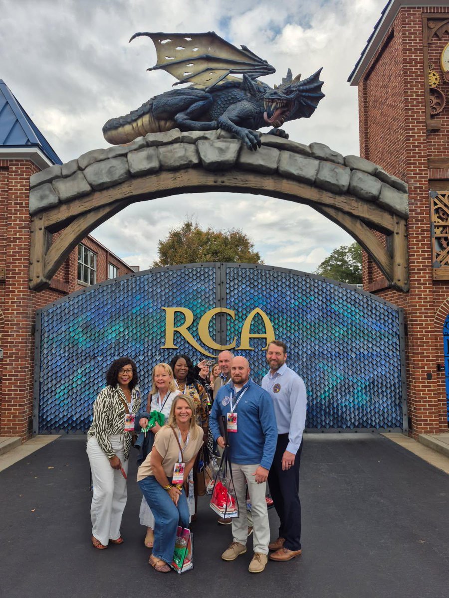 TCSchools_'s tweet image. Check out this group of @TCSchools_ administrators who are spending their fall break learning and growing as leaders at the @ronclarkacademy #leadingbyexample #alwaysimproving #dedication