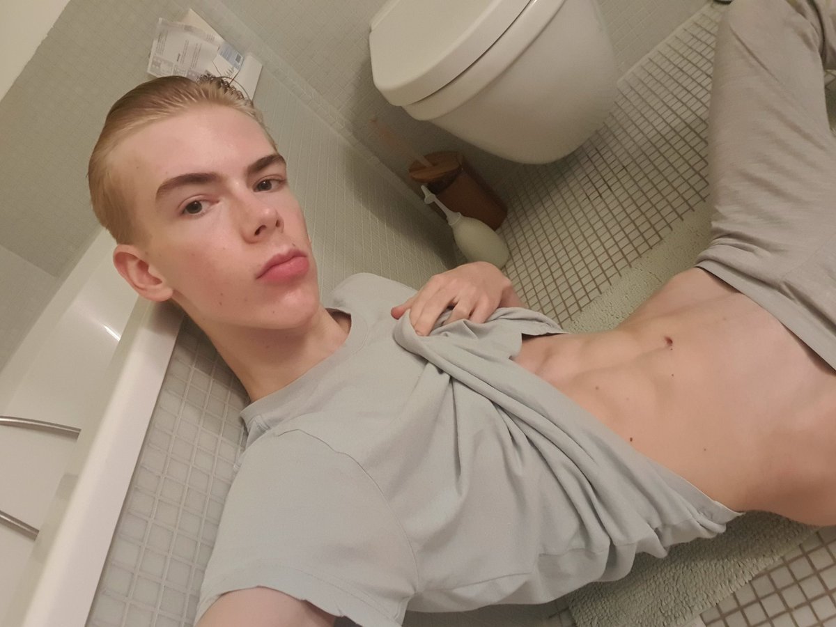 Without the pants on here sweeties😉😘
onlyfans.com/thekinkyboy18