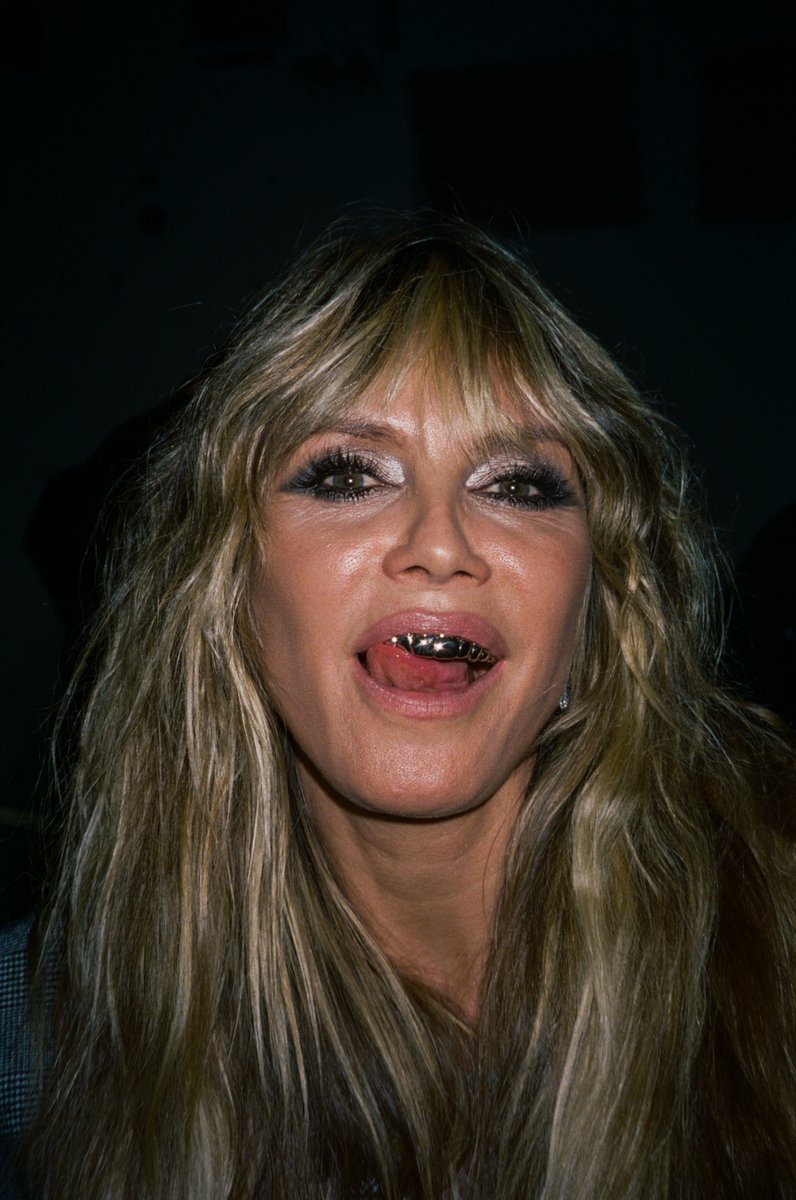 HEIDI KLUM AT VETEMENTS SS26 🎞️