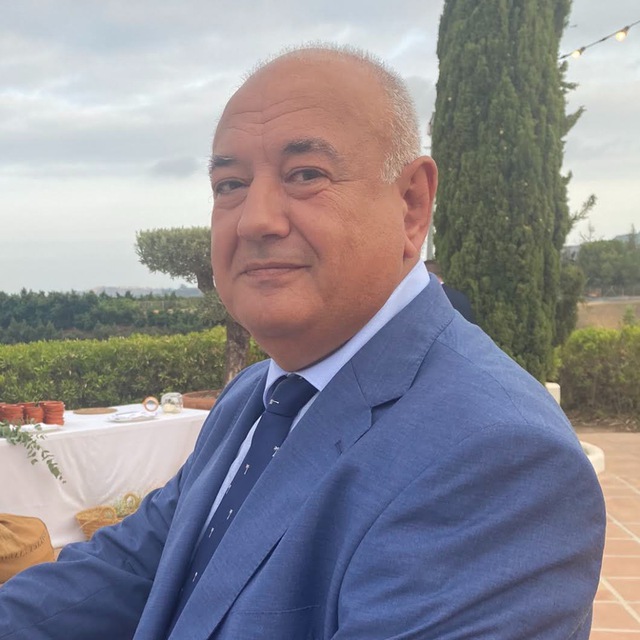 Antonio Francisco Fernández Lima es el nuevo responsable de Economía y Finanzas en la Ejecutiva Federal de #AlternativaRepublicana. Administrativo de Sanidad jubilado. Miembro de <a href="/ALTER_Malaga/">Alternativa Republicana Málaga</a> 
Es uno de los fundadores de @Alter_Info en 2013.
facebook.com/afflmalaga