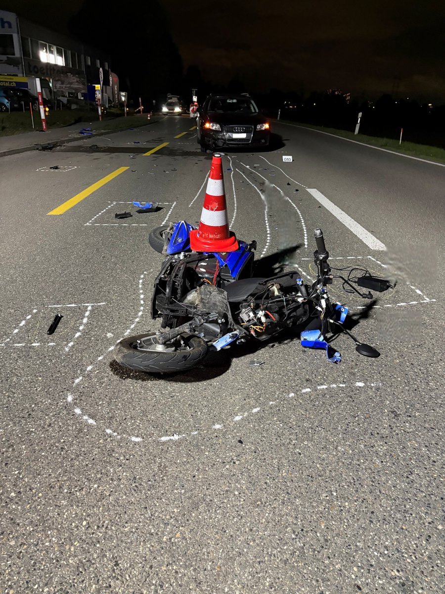 Fällanden: Bei einer Kollision zwischen einem Kleinmotorrad und einem Personenwagen ist am Donnerstagabend auf der Dübendorferstrasse der Zweiradfahrer schwer verletzt worden.

zh.ch/de/news-uebers…