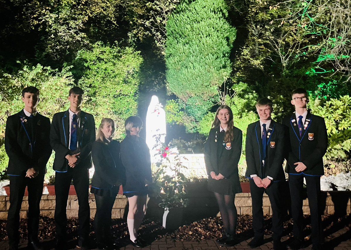 cardinal_re's tweet photo. Caritas pupils Callum, Jack, Jamie, Sara, Rory &amp; Kiera beautifully led a Newman Rosary on our Patronal Feast Day @CarfinGrotto Huge well done &amp; thank you to you all! 💙💛❤️ @CN_HS https://t.co/tKKQd3iIKI