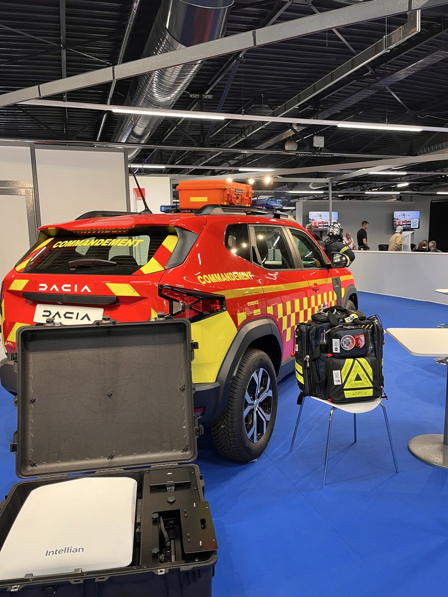 grego_fr's tweet photo. Au #CNSPF2025, venez découvrir la gamme des solutions et innovations @orangebusiness pour augmenter la résilience opérationnelle des forces de secours (Hall D E24)
#SafetyCase #SacSOS #SafetyRoadbox https://t.co/SOJybFQIoM