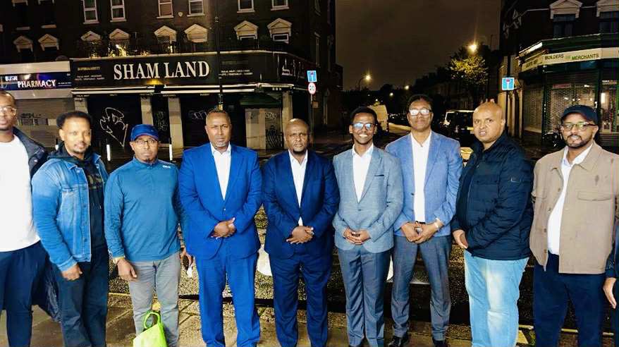 Awale11's tweet photo. We had a wonderful send-off dinner in honour of Ali Hamud MP & Maxamed Jama Koodbur Shiine .The evening brought together a notable Somalilanders from London,including aspiring MP #Khaalid #Foodhaadhi & Dr. #Mohamed #Sulub President of Hargeisa University & other prominent friends https://t.co/biecwM7vKC