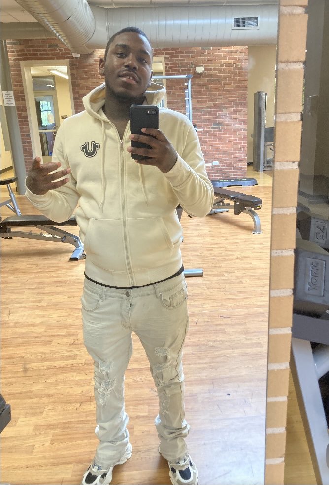 uptopslay's tweet image. 