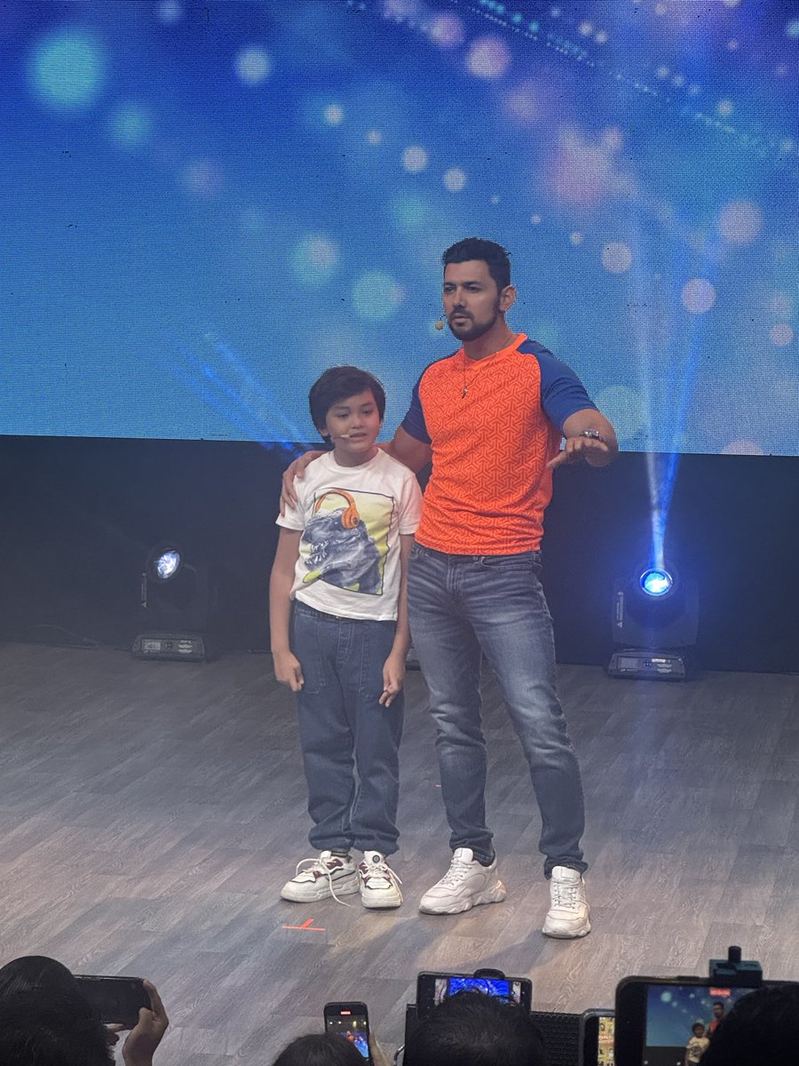 GerryPezeta's tweet image. ¡Por Siempre!
Gran presentación 
Nos vemos el lunes 13 de Octubre 20:30 hrs., por Las Estrellas 
#papásporsiempre @papasxsiempre_ 
#papásxsiempre