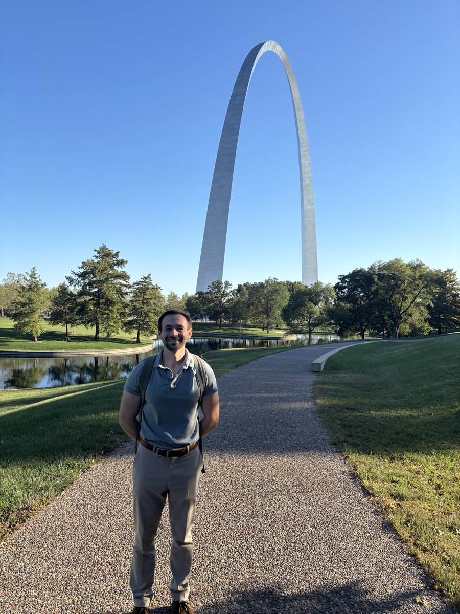 ucsdsono's tweet photo. Having a great time exploring St. Louis while at #SCUF. Our awesome US Fellow Bryan is taking in the sites after lectures today! #POCUS @UCSDEMResidency https://t.co/2dCdaay8Uf